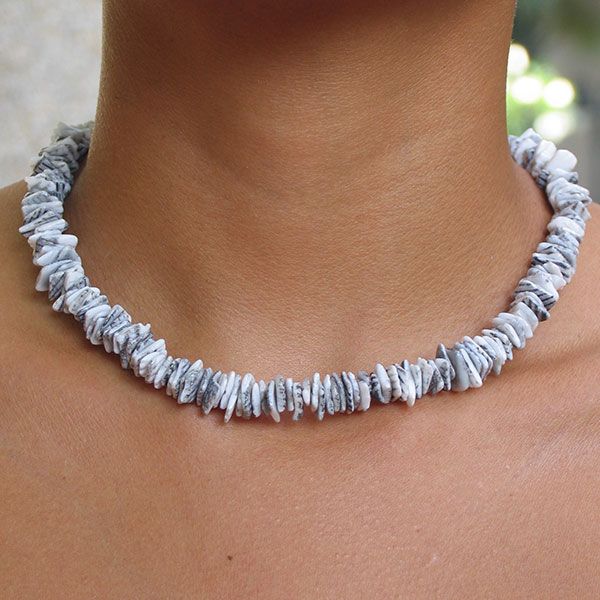 Puka_Sea_Shell_Necklace_For_Women_In_Platinum_Grey_Golor_At_Jewel_Shapes