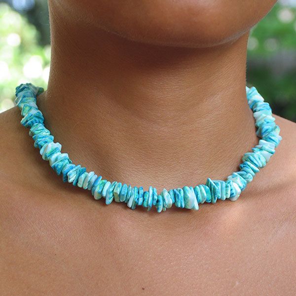 Handmade_Puka_Sea_Shell_Necklace_For_Women_In_Turquoise_Color_At_Jewel_Shapes